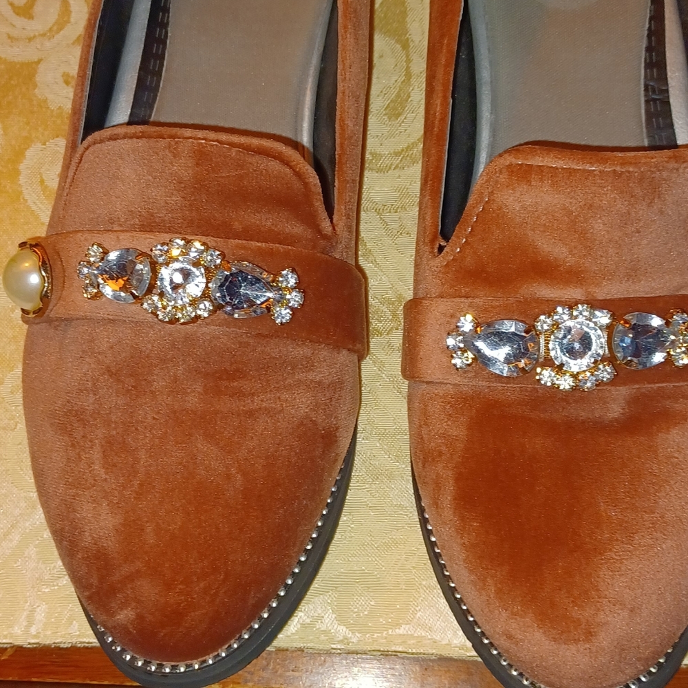 Mauve velvet rhinestone loafers 1" heel sz 8.5 - Picture 3 of 3